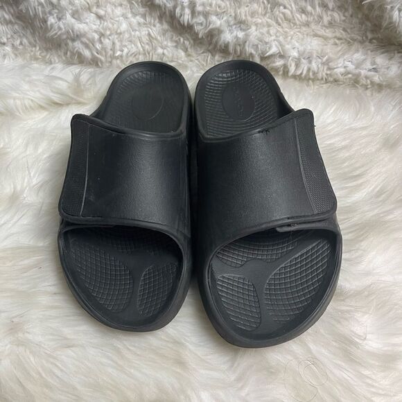 Unisex OOFOS OOahh Black Recovery Slides Men\'s Size 10 Women’s  SZ 12 EUR SZ43 main image 9